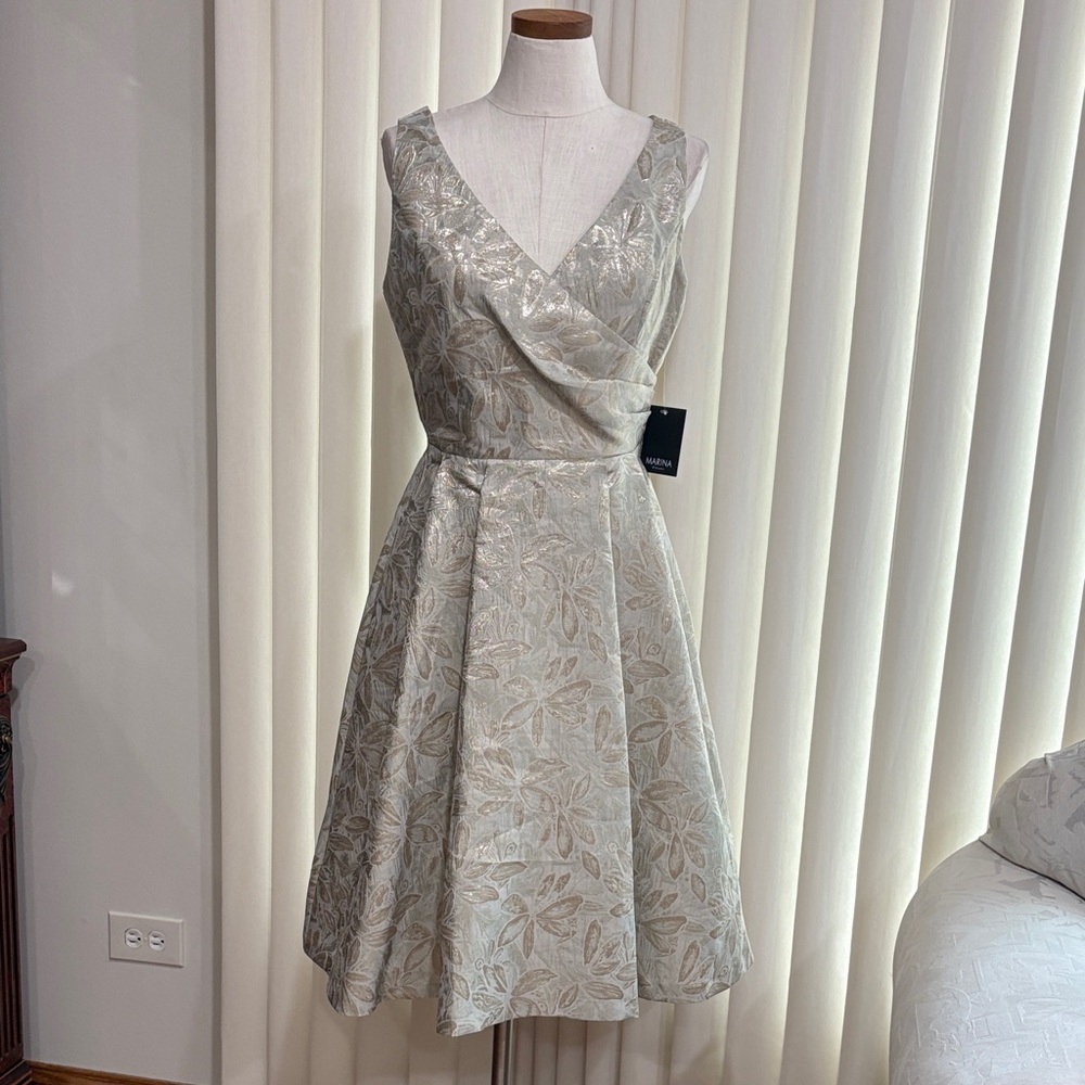MARINA glamour jacquard metallic gold V-Neck Fit-and-Flare Midi Dress formal NWT